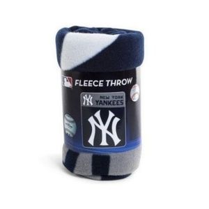 New York Yankees Large Fleece Throw Blanket